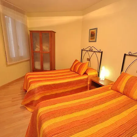 Toro 33 Apartament *